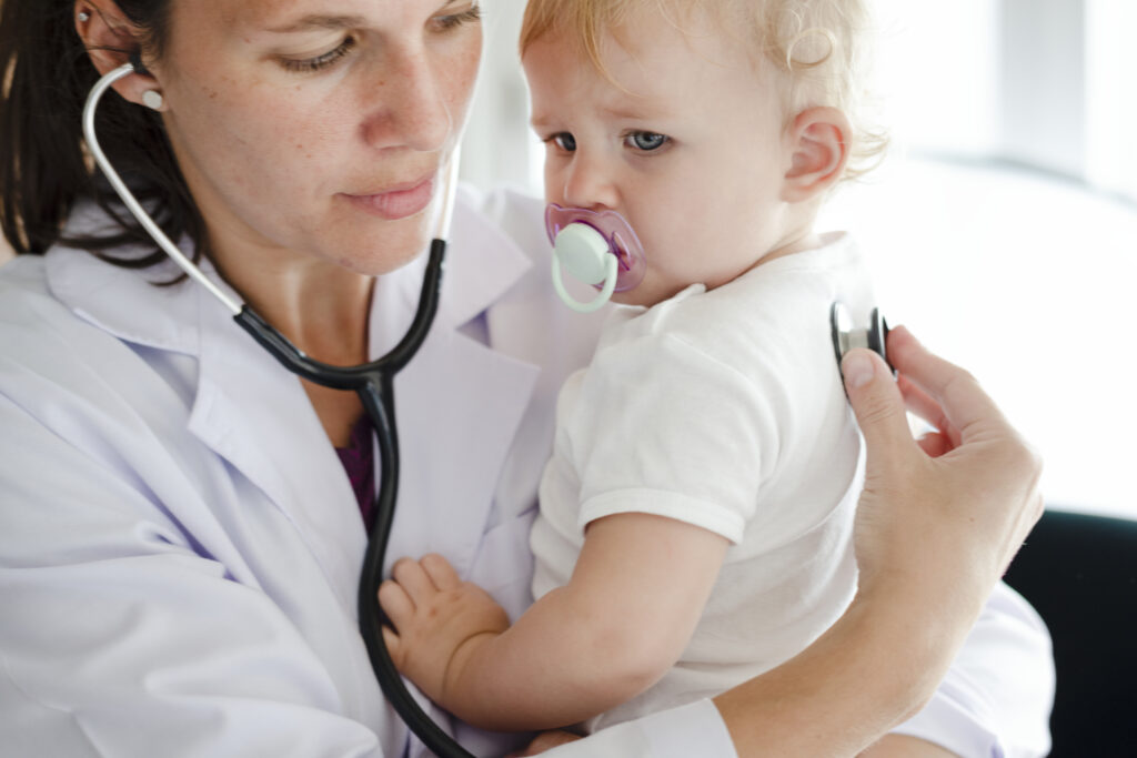 baby visiting doctor checkup